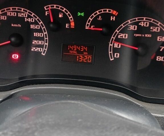 Серый Фиат Альбеа, объемом двигателя 1.4 л и пробегом 149 тыс. км за 4600 $, фото 6 на Automoto.ua