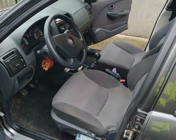 Серый Фиат Альбеа, объемом двигателя 1.4 л и пробегом 149 тыс. км за 4300 $, фото 7 на Automoto.ua