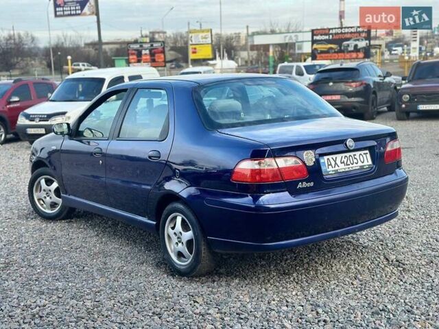 Синий Фиат Альбеа, объемом двигателя 1.37 л и пробегом 255 тыс. км за 3300 $, фото 1 на Automoto.ua