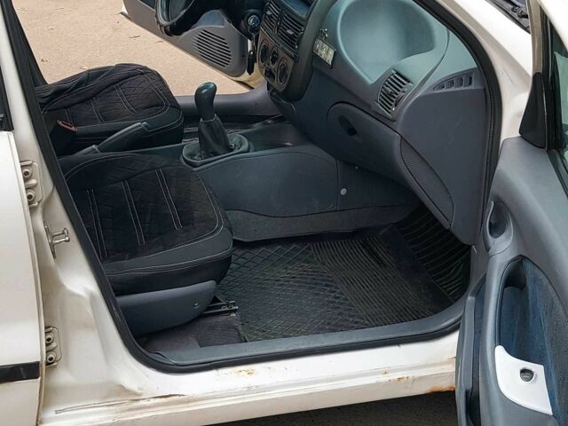 Белый Фиат Брава, объемом двигателя 1.6 л и пробегом 367 тыс. км за 1700 $, фото 9 на Automoto.ua