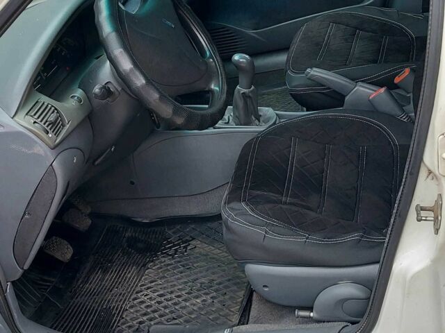 Белый Фиат Брава, объемом двигателя 1.6 л и пробегом 367 тыс. км за 1700 $, фото 8 на Automoto.ua