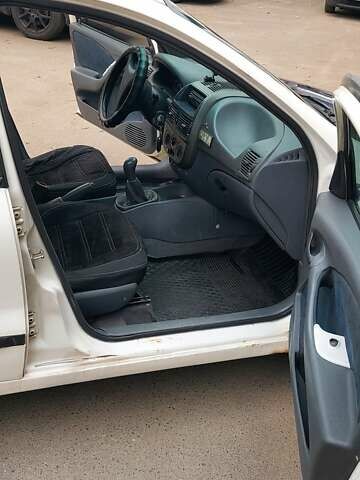 Білий Фіат Брава, об'ємом двигуна 1.58 л та пробігом 367 тис. км за 1700 $, фото 6 на Automoto.ua