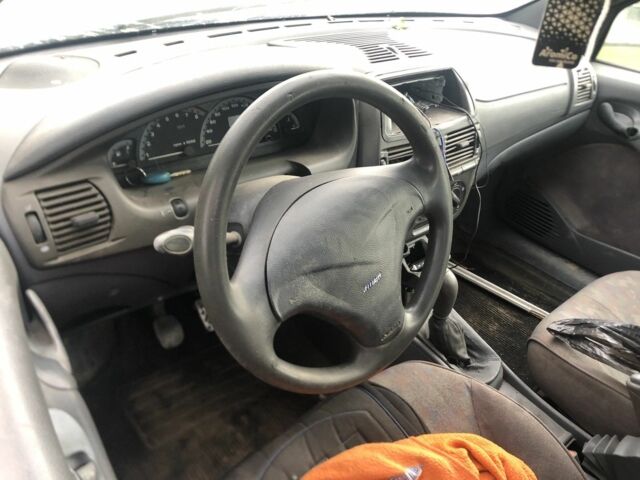 Фиолетовый Фиат Брава, объемом двигателя 1.4 л и пробегом 100 тыс. км за 600 $, фото 3 на Automoto.ua