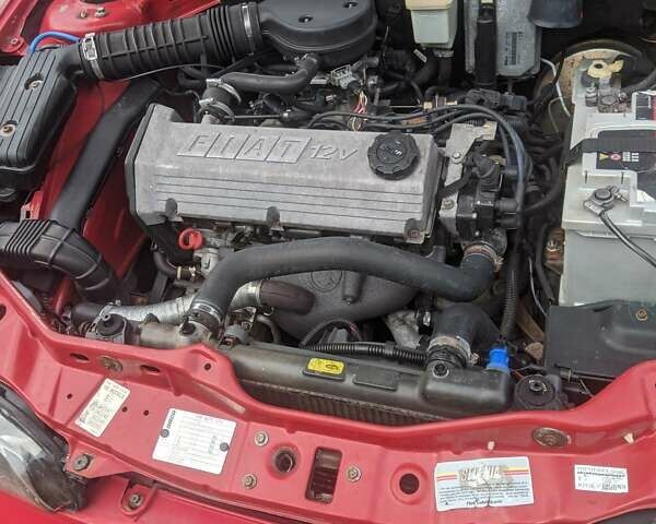 Красный Фиат Брава, объемом двигателя 1.4 л и пробегом 250 тыс. км за 2000 $, фото 2 на Automoto.ua