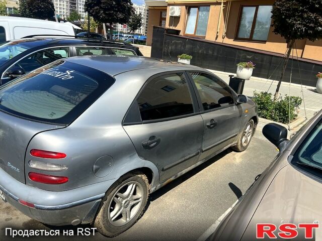 Серый Фиат Брава, объемом двигателя 1.4 л и пробегом 333 тыс. км за 500 $, фото 2 на Automoto.ua