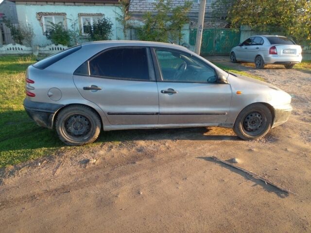 Серый Фиат Брава, объемом двигателя 1.6 л и пробегом 245 тыс. км за 1600 $, фото 2 на Automoto.ua