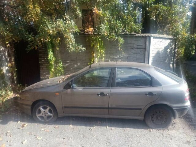 Серый Фиат Брава, объемом двигателя 2 л и пробегом 300 тыс. км за 1000 $, фото 1 на Automoto.ua