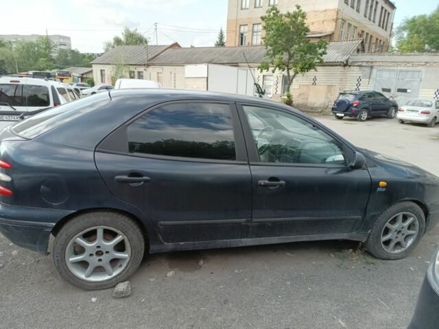 Синий Фиат Брава, объемом двигателя 1.6 л и пробегом 330 тыс. км за 594 $, фото 6 на Automoto.ua