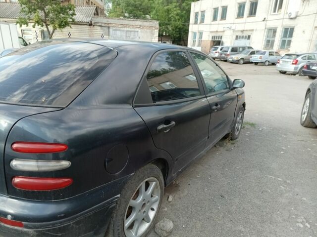 Синий Фиат Брава, объемом двигателя 1.6 л и пробегом 330 тыс. км за 594 $, фото 1 на Automoto.ua