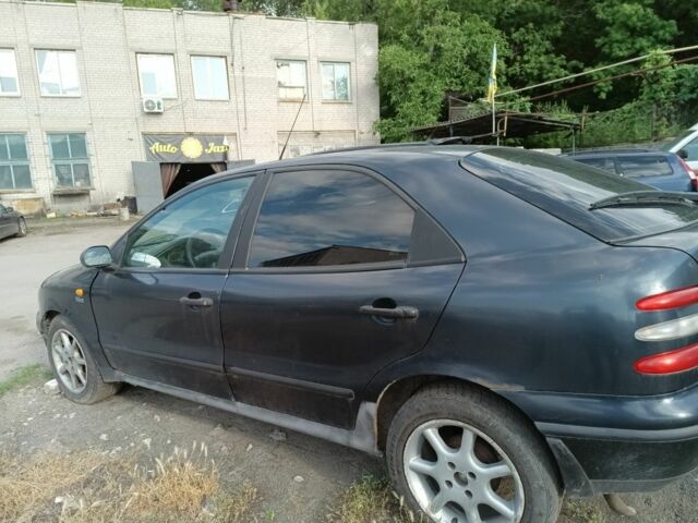 Синий Фиат Брава, объемом двигателя 1.6 л и пробегом 330 тыс. км за 594 $, фото 7 на Automoto.ua