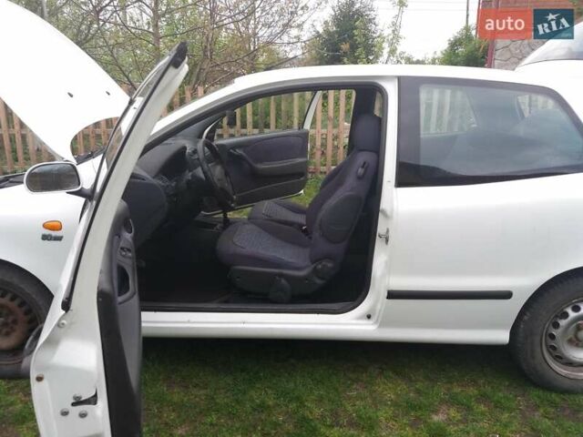 Білий Фіат Браво, об'ємом двигуна 1.2 л та пробігом 200 тис. км за 3500 $, фото 3 на Automoto.ua