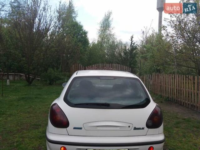 Білий Фіат Браво, об'ємом двигуна 1.2 л та пробігом 200 тис. км за 3500 $, фото 1 на Automoto.ua