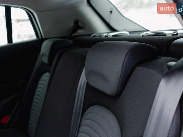 Білий Фіат Браво, об'ємом двигуна 1.37 л та пробігом 196 тис. км за 4550 $, фото 8 на Automoto.ua