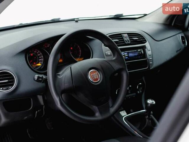 Білий Фіат Браво, об'ємом двигуна 1.37 л та пробігом 196 тис. км за 4550 $, фото 11 на Automoto.ua