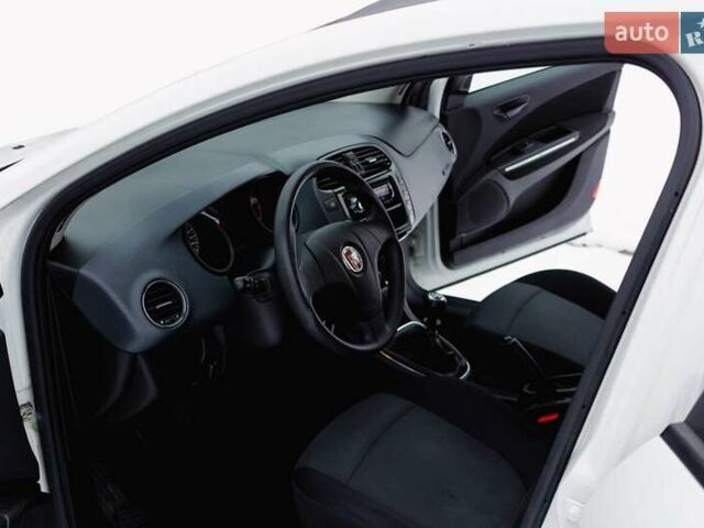 Білий Фіат Браво, об'ємом двигуна 1.37 л та пробігом 196 тис. км за 4550 $, фото 15 на Automoto.ua