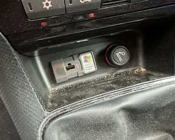 Белый Фиат Браво, объемом двигателя 1.4 л и пробегом 163 тыс. км за 2750 $, фото 4 на Automoto.ua