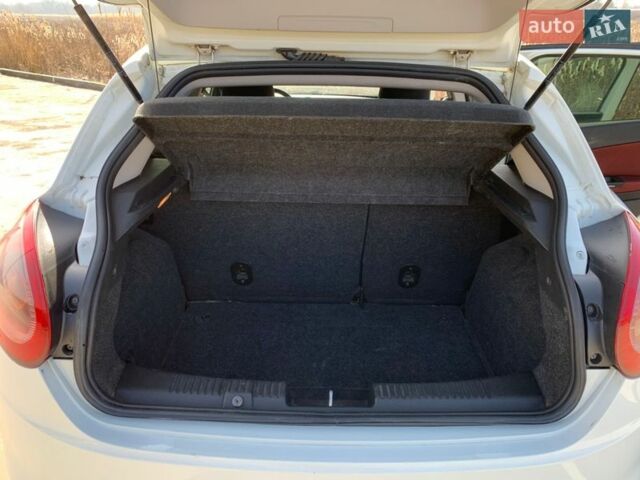 Белый Фиат Браво, объемом двигателя 1.37 л и пробегом 230 тыс. км за 6000 $, фото 12 на Automoto.ua