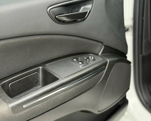 Белый Фиат Браво, объемом двигателя 1.6 л и пробегом 300 тыс. км за 4200 $, фото 14 на Automoto.ua