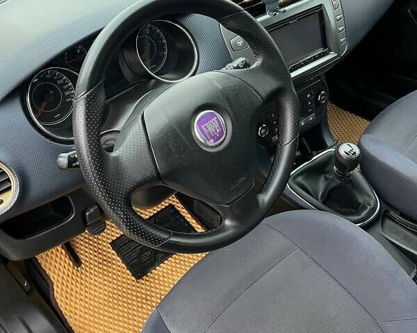 Бежевый Фиат Браво, объемом двигателя 1.37 л и пробегом 138 тыс. км за 6000 $, фото 17 на Automoto.ua