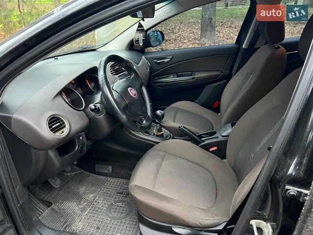 Черный Фиат Браво, объемом двигателя 1.4 л и пробегом 219 тыс. км за 4440 $, фото 9 на Automoto.ua