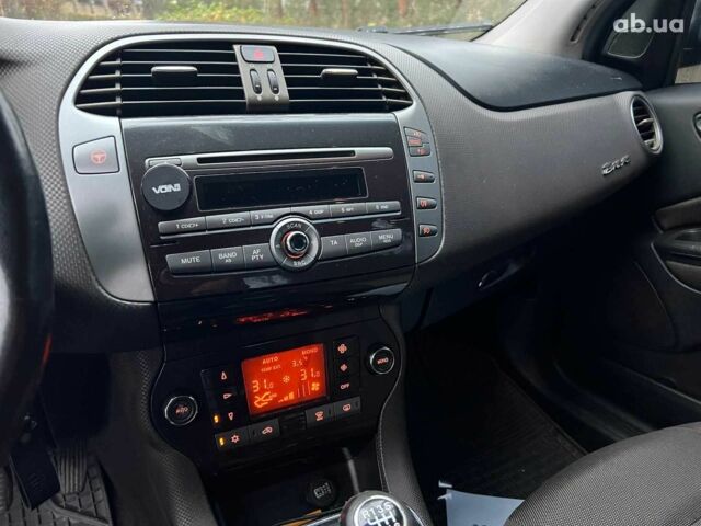 Черный Фиат Браво, объемом двигателя 1.4 л и пробегом 219 тыс. км за 4440 $, фото 11 на Automoto.ua