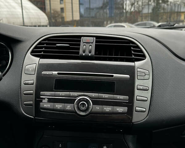 Черный Фиат Браво, объемом двигателя 1.6 л и пробегом 186 тыс. км за 5500 $, фото 33 на Automoto.ua