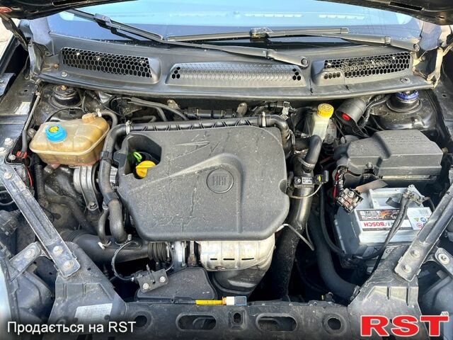 Черный Фиат Браво, объемом двигателя 1.4 л и пробегом 0 тыс. км за 3700 $, фото 6 на Automoto.ua