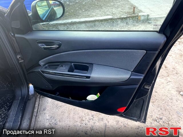 Черный Фиат Браво, объемом двигателя 1.4 л и пробегом 0 тыс. км за 3700 $, фото 2 на Automoto.ua