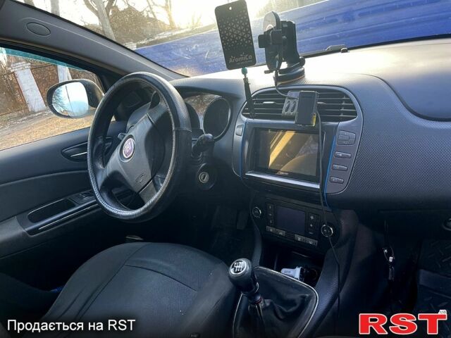 Черный Фиат Браво, объемом двигателя 1.4 л и пробегом 0 тыс. км за 3700 $, фото 1 на Automoto.ua