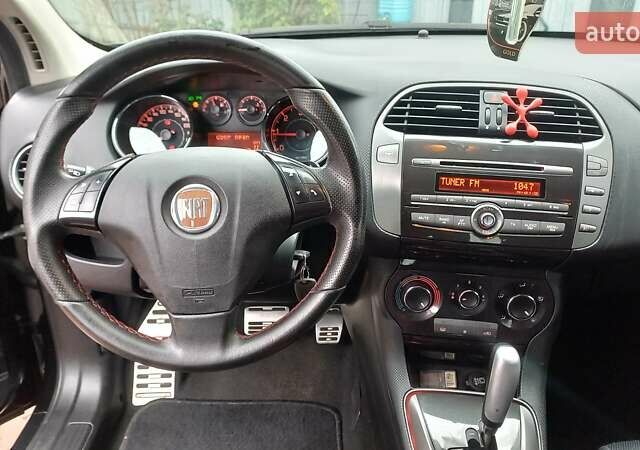 Черный Фиат Браво, объемом двигателя 1.6 л и пробегом 136 тыс. км за 6300 $, фото 6 на Automoto.ua