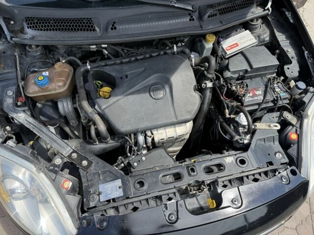 Черный Фиат Браво, объемом двигателя 1.4 л и пробегом 380 тыс. км за 4000 $, фото 8 на Automoto.ua