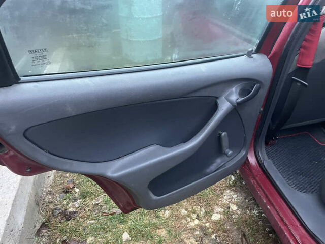 Красный Фиат Браво, объемом двигателя 1.37 л и пробегом 315 тыс. км за 890 $, фото 8 на Automoto.ua