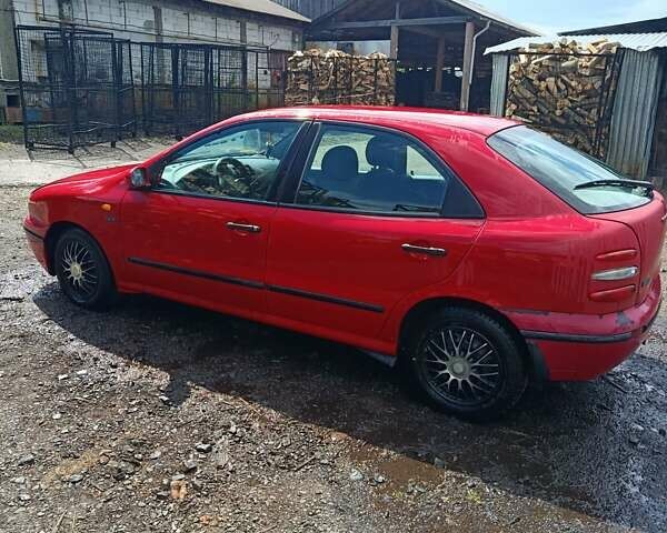 Красный Фиат Браво, объемом двигателя 1.4 л и пробегом 230 тыс. км за 1500 $, фото 2 на Automoto.ua