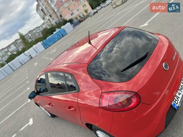 Червоний Фіат Браво, об'ємом двигуна 1.37 л та пробігом 268 тис. км за 4100 $, фото 4 на Automoto.ua