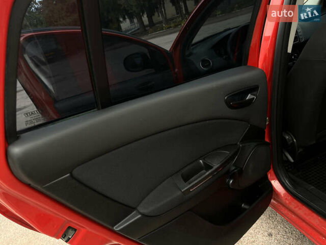 Красный Фиат Браво, объемом двигателя 1.37 л и пробегом 320 тыс. км за 4500 $, фото 9 на Automoto.ua