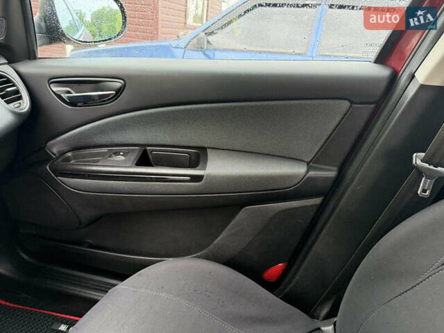 Фиат Браво 2009 в Шепетовке на Automoto.ua Красный Фиат Браво, объемом двигателя 1.6 л и пробегом 224 тыс. км за 4400 $, фото 4 на Automoto.ua