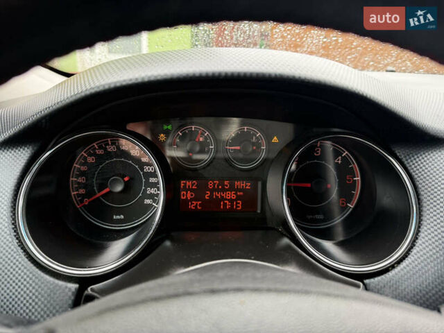 Фиат Браво 2009 в Шепетовке на Automoto.ua Красный Фиат Браво, объемом двигателя 1.6 л и пробегом 224 тыс. км за 4400 $, фото 1 на Automoto.ua