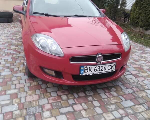 Красный Фиат Браво, объемом двигателя 1.37 л и пробегом 250 тыс. км за 5300 $, фото 6 на Automoto.ua