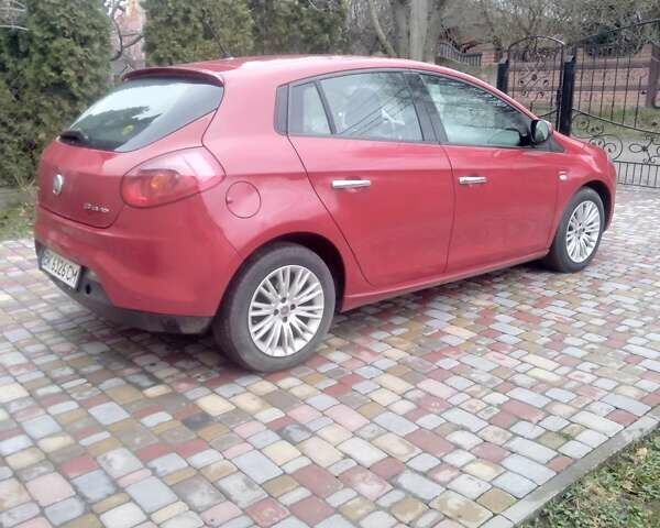 Красный Фиат Браво, объемом двигателя 1.37 л и пробегом 250 тыс. км за 5300 $, фото 5 на Automoto.ua