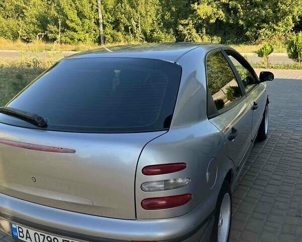 Серый Фиат Браво, объемом двигателя 1.6 л и пробегом 255 тыс. км за 2500 $, фото 5 на Automoto.ua
