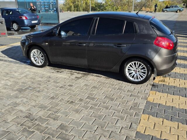 Серый Фиат Браво, объемом двигателя 1.4 л и пробегом 307 тыс. км за 4500 $, фото 7 на Automoto.ua