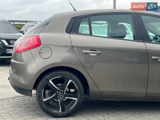 Серый Фиат Браво, объемом двигателя 1.9 л и пробегом 194 тыс. км за 4890 $, фото 8 на Automoto.ua