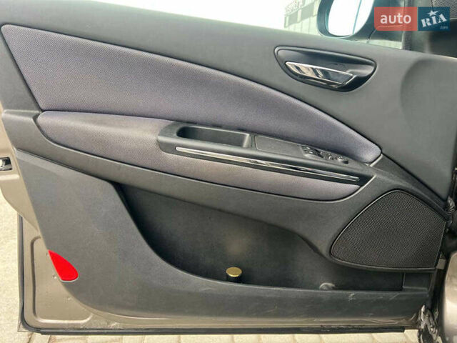 Серый Фиат Браво, объемом двигателя 1.9 л и пробегом 194 тыс. км за 4890 $, фото 14 на Automoto.ua