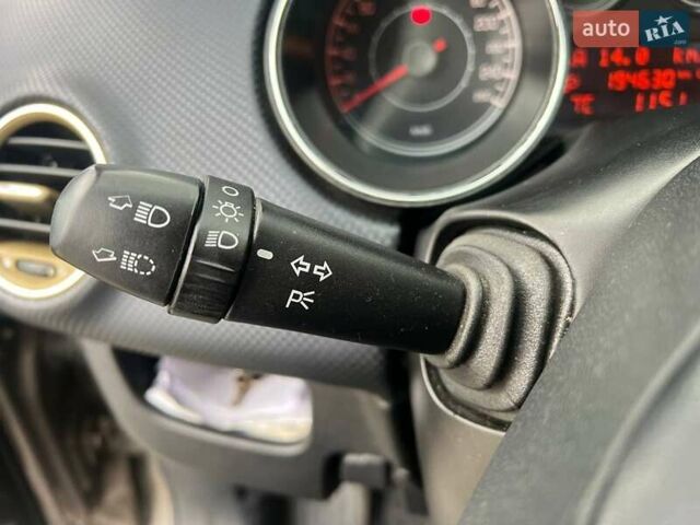 Серый Фиат Браво, объемом двигателя 1.9 л и пробегом 194 тыс. км за 4890 $, фото 19 на Automoto.ua