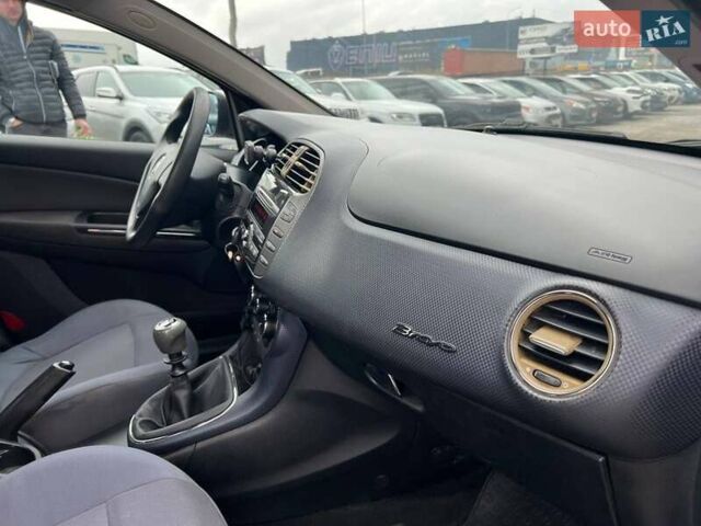 Серый Фиат Браво, объемом двигателя 1.9 л и пробегом 194 тыс. км за 4890 $, фото 29 на Automoto.ua