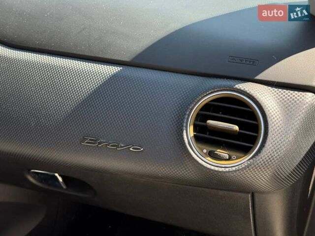 Серый Фиат Браво, объемом двигателя 1.91 л и пробегом 220 тыс. км за 5300 $, фото 28 на Automoto.ua