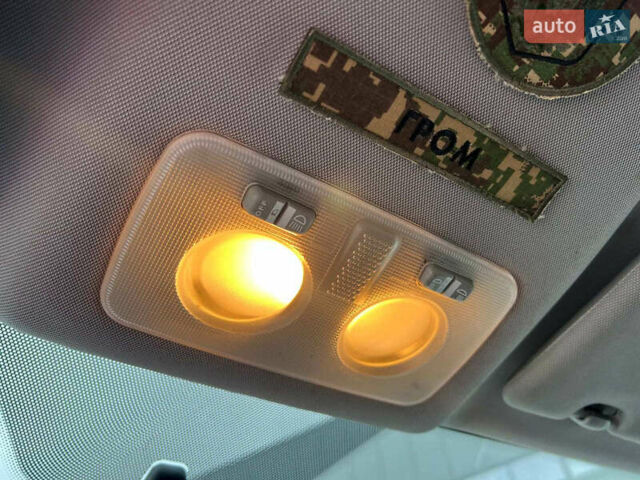 Серый Фиат Браво, объемом двигателя 1.9 л и пробегом 194 тыс. км за 4890 $, фото 25 на Automoto.ua