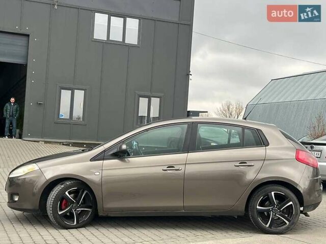 Серый Фиат Браво, объемом двигателя 1.9 л и пробегом 194 тыс. км за 4890 $, фото 3 на Automoto.ua