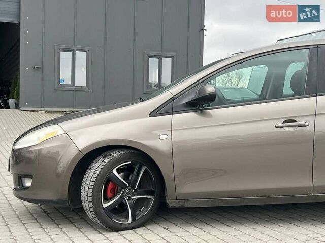 Серый Фиат Браво, объемом двигателя 1.9 л и пробегом 194 тыс. км за 4890 $, фото 2 на Automoto.ua