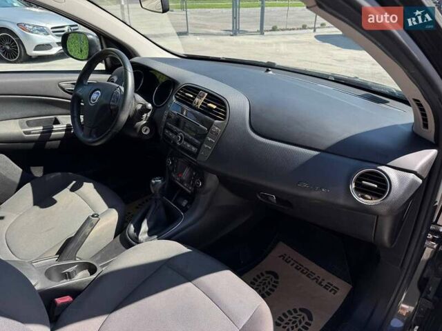 Серый Фиат Браво, объемом двигателя 1.91 л и пробегом 220 тыс. км за 5300 $, фото 29 на Automoto.ua